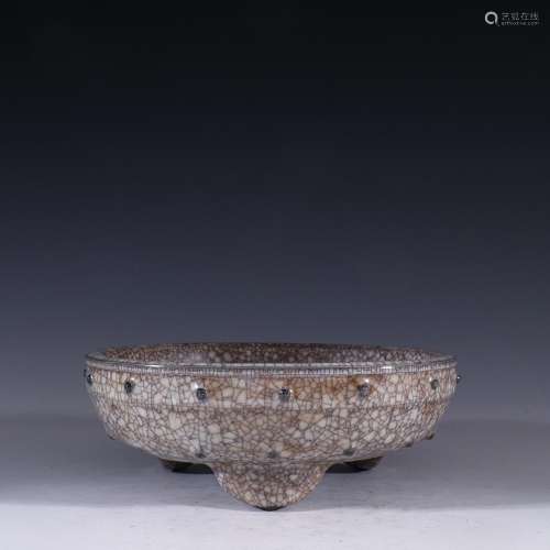 The elder brother of the glaze pieces three foot plateSpecif...