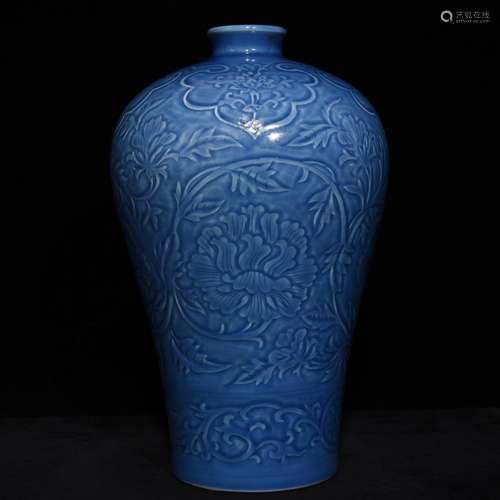 The blue glaze relief around the branch grain mei bottles 32...