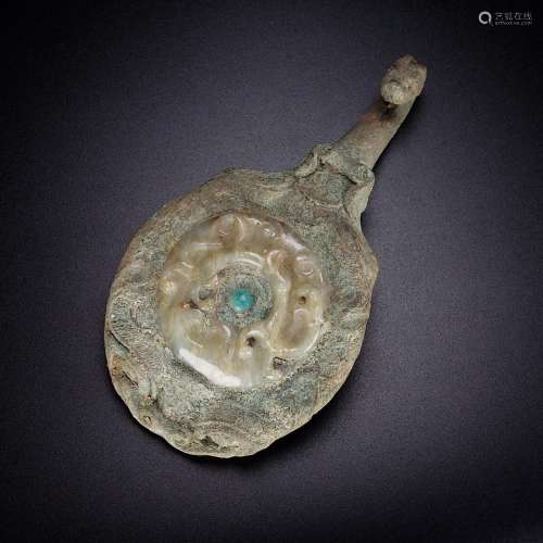 Bronze inlaid jade belt hook, pit, the quality of the jade p...