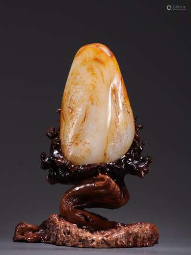 Hetian jade, seed makings type with large rough stone furnis...