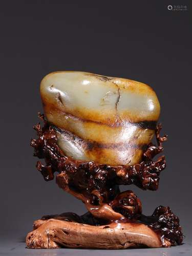 Hetian jade, seed makings type with large rough stone furnis...