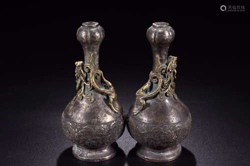 : a pair of silver and gold panlong garlic bottleSize: 8.3 c...