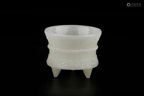 Hetian jade harp furnace with three legsSize: high 6 cm wide...