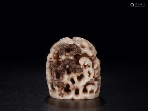 : ancient jade roofSize: 6.8 cm wide and 6.2 x 4.4 cm weighs...