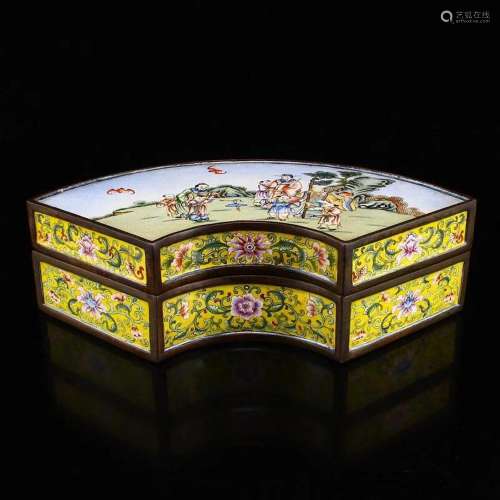 Beautiful Chinese Bronze Enamel Figure Box w Qianlong Mark