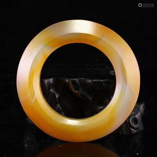 Beautiful Chinese Yellow Agate Ring Pendant