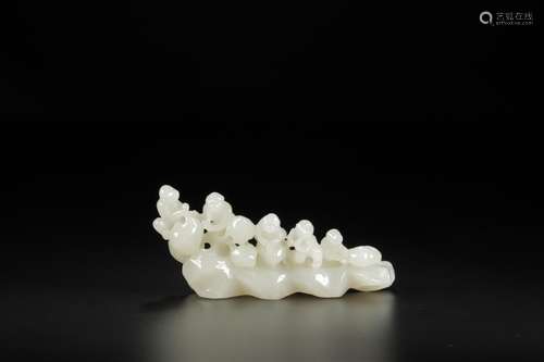 , hotan jade monkeys picking peachesSize: 16.5 * 4.6 * 7 cm ...