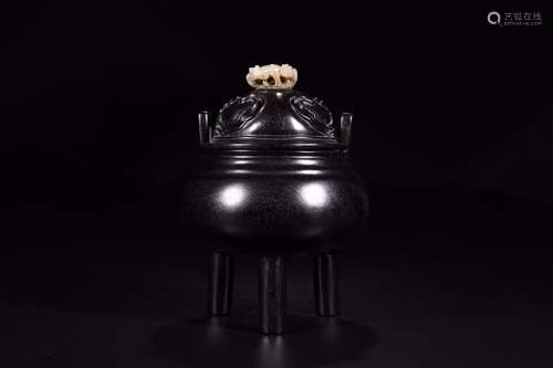 Red sandalwood furnace with three legs11.9 cm high 15.5 cm i...