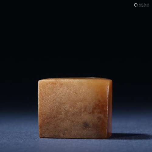 Hetian jade grain BanZhi.Specification: 2.5 ㎝ across 3 ㎝ dia...