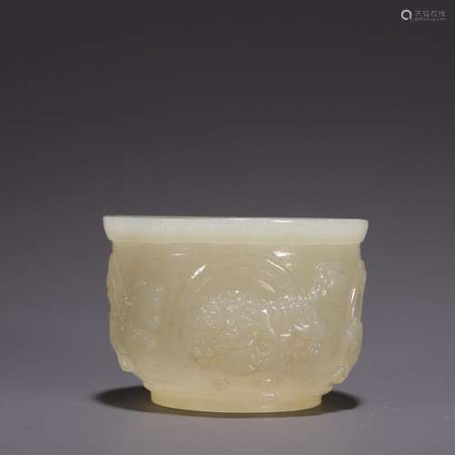 Old hetian jade lion play ball grain cupSpecification: high ...