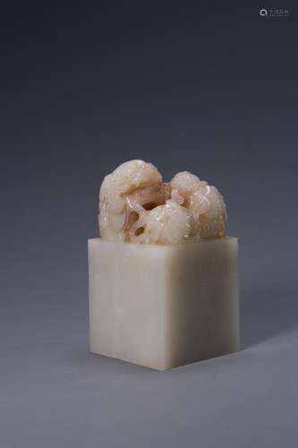 : hetian jade is the lion button less sealSize: 7 cm wide 7 ...