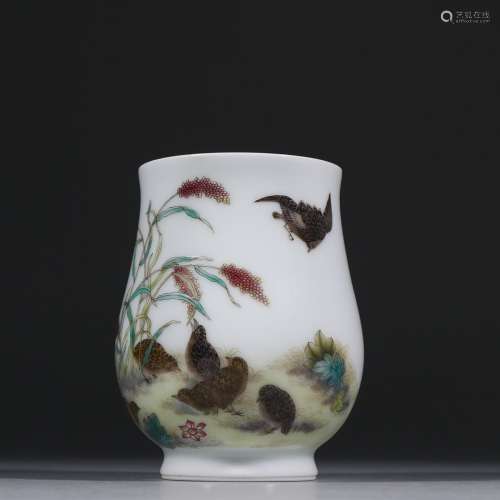 Pastel reed quail figure vase.Specification: 10.7 cm high 8 ...