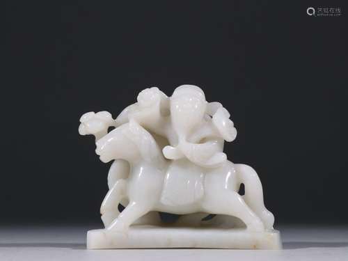 Hetian jade figure carvings.Specification: 7.6 cm high 8.85 ...