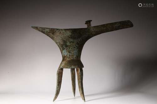 , bronze cup with three legsSize 21 x29cm