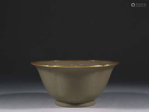 Longquan celadon silvering gold flower bowlSpecification: hi...