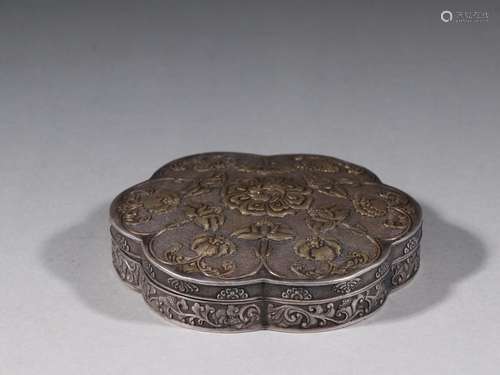 Sterling silver and gold pattern cover box.Specification: hi...