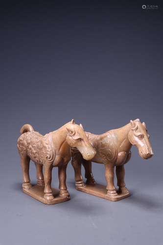 Hunt: hetian jade grain horse a coupleSize: 12 cm long and 1...