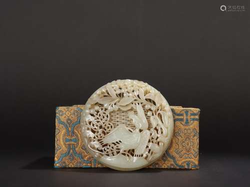 Carve patterns or designs on flowers and birds - hetian jade...