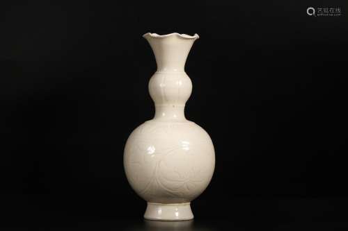 Set porcelain mouth bottleSize: 28 cm high 7.3 cm 7.8 cm at ...