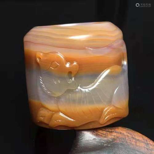 Chinese Natural Agate Hand-Carved Exquisite Rings 52562