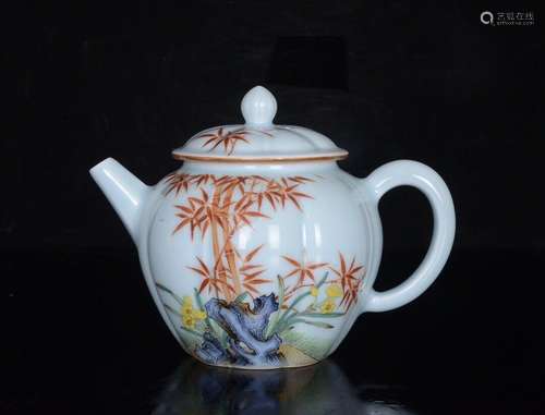 Chinese Porcelain Handmade Exquisite Teapots 19018