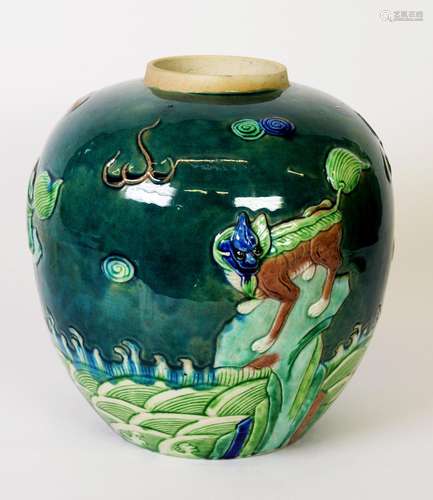 EARLY 19TH CENTURY CHINESE PORCELAIN GINGER JAR, polychrome ...