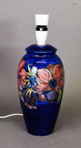 Moorcroft pottery tall ovular vase table lamp, with large re...