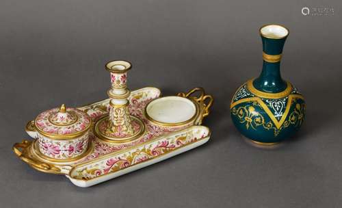 A 19TH CENTURY DERBY PORCELAIN DESK TIDY, decorated with pai...