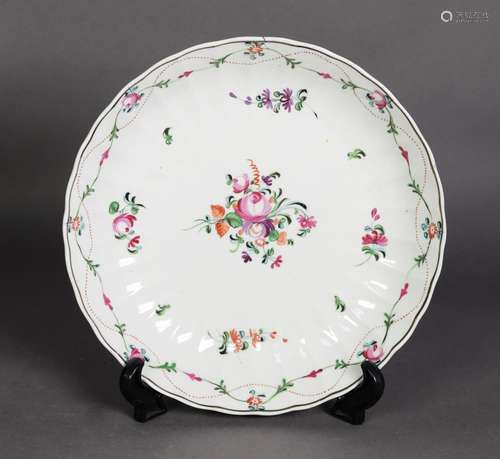 EARLY 1800s, POSSIBLY NEW HALL, PORCELAIN SCALLOP MOULDED SH...