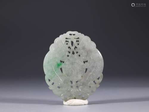 Jade ruyi linesSize: 4.4 * 5.2 * 0.5 cm weighs 27.3 g.