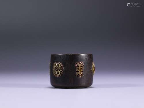 Chen xiang live BanZhiSize: 2.9 x 2.1 cm weighs 30.4 g.