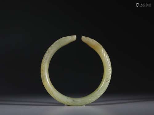 Ancient jade dragon grain braceletsSize: 6.2 cm weighs 60 g.
