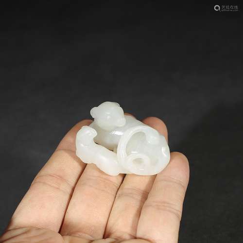 : hetian jade lying dog prosperous wealthSpecification: leng...