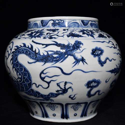 Blue and white dragon tank 27 x33