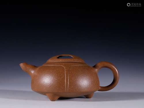 The old ceramic tea-potSpecification: high 7.5 16.2 5.3 cm w...