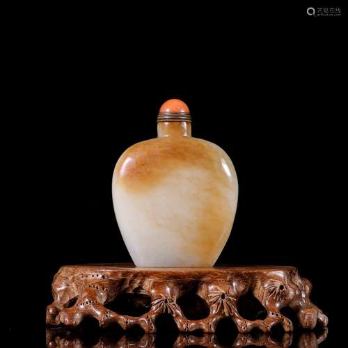 Hetian jade element face snuff bottlesSpecification: high 7....