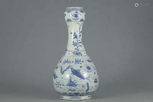 Blue and white fish, "wanli" grain garlic bottleSi...