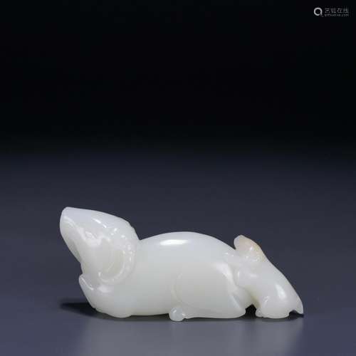 Son: hetian jade ewes carvingsLength: 8.8 cm. Width: 1.9 cm....