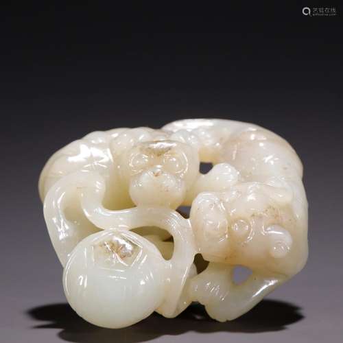 Carve patterns or designs on double lion play ball, hetian j...