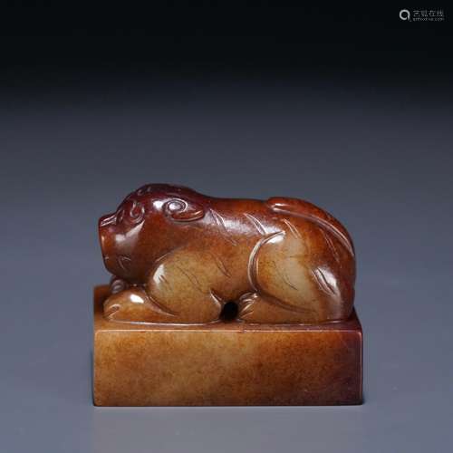 Hetian jade animals with sealLength: 5.2 cm. Width: 3 cm. Hi...