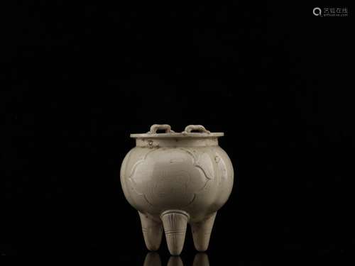 The oldporcelain incense burner with three legsSize: 19 cm d...