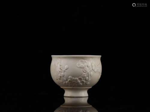 dehua porcelain plum cupSize: 6.8 cm diameter, 7.4 cm high b...