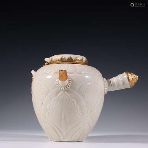 Ding kiln porcelain carved ewer plated with goldSpecificatio...