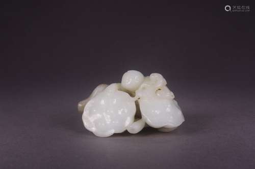 Hetian jade even the birth of furnishing articlesSize: 7.5 x...