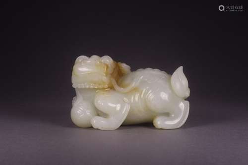 Furnishing articles, hotan jade lion play ballSize: 11.3 x6x...