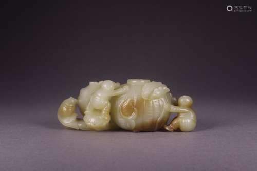 Water jar, hotan jade boySize: 12 x4x4. 4 cm, weighs 187.4 g...