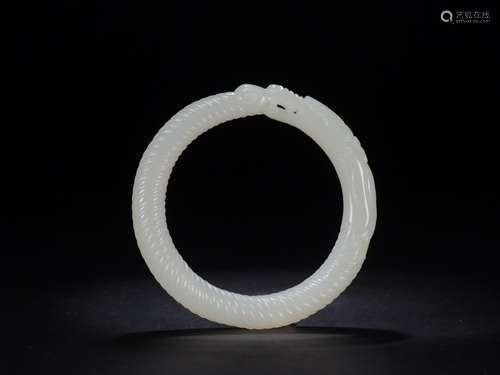 : hetian jade dragon grain braceletsSize: 5.8 cm. Weight 55....