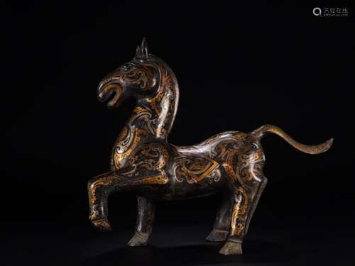 : horse furnishing articles of gold or silverSize: 37 cm lon...