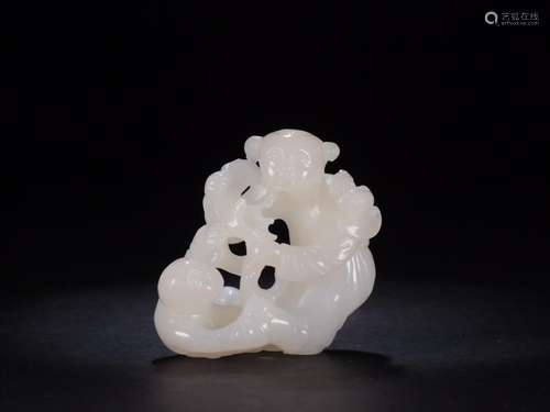 : put a hetian jade the ladSize: 5.4 cm long, 2.5 cm wide, 5...