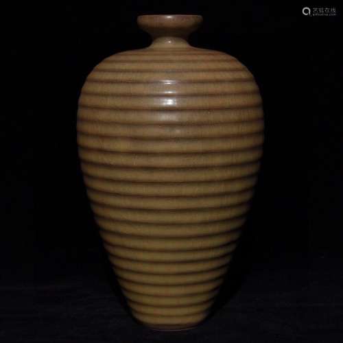 Official porcelain bowstring grain mei bottle 20.5 x12